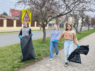 e0cc1a49-5451-4f6e-af85-0b916a490878