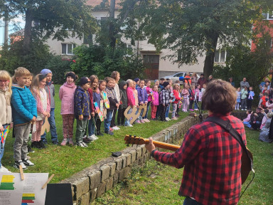 4c5ea585-f0b5-45b1-8deb-c0e1f838d7bb